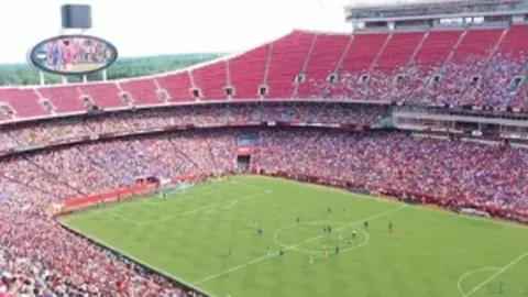 巴薩欲與梅西簽署10年續約協議